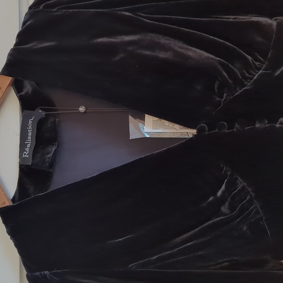 NWT Realisation Kaia Top - Picture 5 of 10